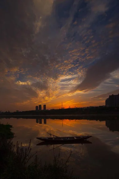 Puesta Sol Sobre Lago — Foto de Stock