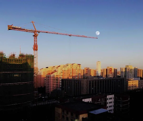 construction site , crane, urban scene
