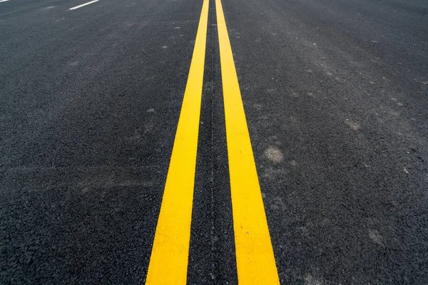 Línea Amarilla Camino — Foto de Stock