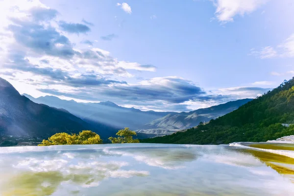 Vista Lago Nas Montanhas — Fotografia de Stock