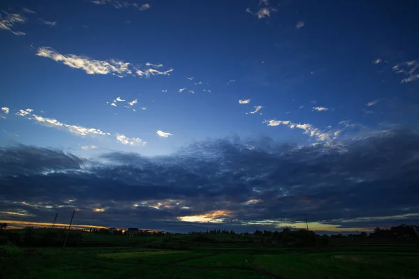 Gökyüzünde Güzel Gün Batımı Manzarası — Stok fotoğraf