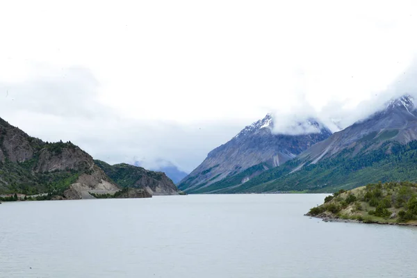 Lago Las Montañas — Foto de Stock