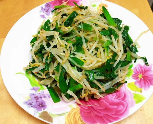 Vista Cerca Deliciosa Ensalada Con Verduras — Foto de Stock