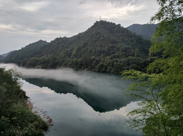 Hermoso Paisaje Del Río Las Montañas — Foto de Stock