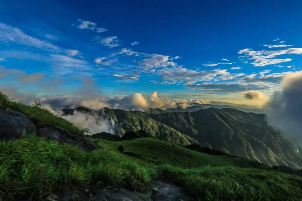 Bela Paisagem Das Montanhas Cáucaso — Fotografia de Stock