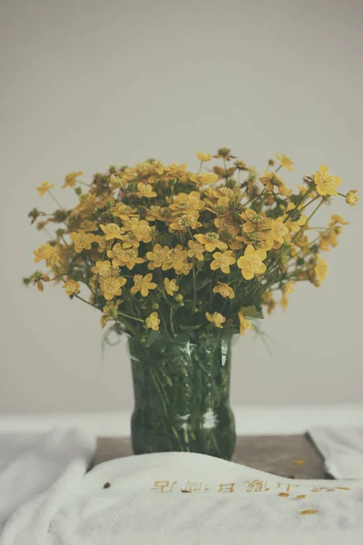 Hermosas Flores Jarrón — Foto de Stock