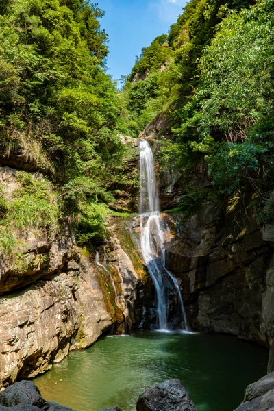 Όμορφο Καταρράκτη Στο Δάσος Plitvice Ταϊλάνδη — Φωτογραφία Αρχείου