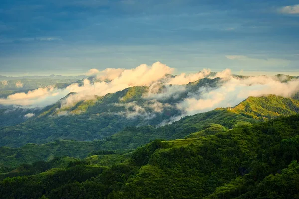 Природа Путешествия Красивый Пейзаж Горами — стоковое фото