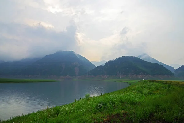 Vista Del Lago Las Montañas — Foto de Stock