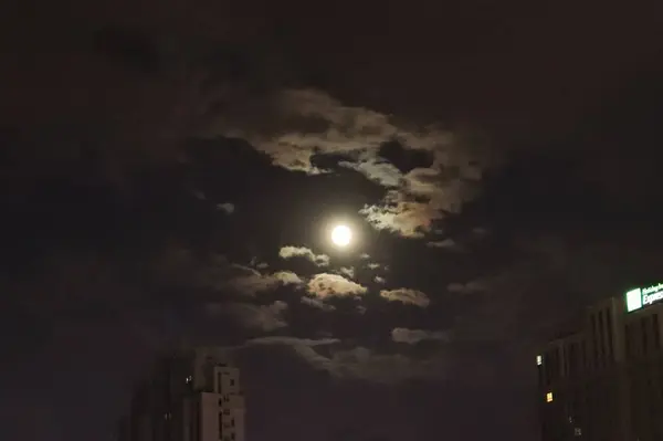 Nubes Dramáticas Cielo Nocturno — Foto de Stock