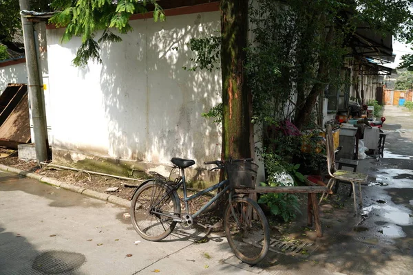 Bicicleta Aparcada Calle Ciudad — Foto de Stock