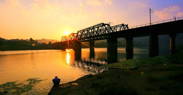 Puesta Sol Sobre Río — Foto de Stock