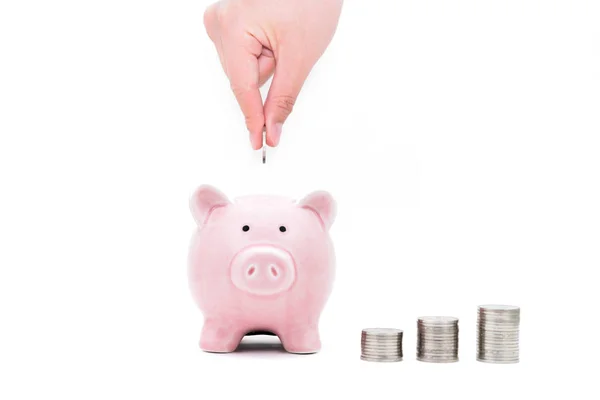 Hand Houden Piggy Bank Met Geld Geïsoleerd Witte Achtergrond — Stockfoto