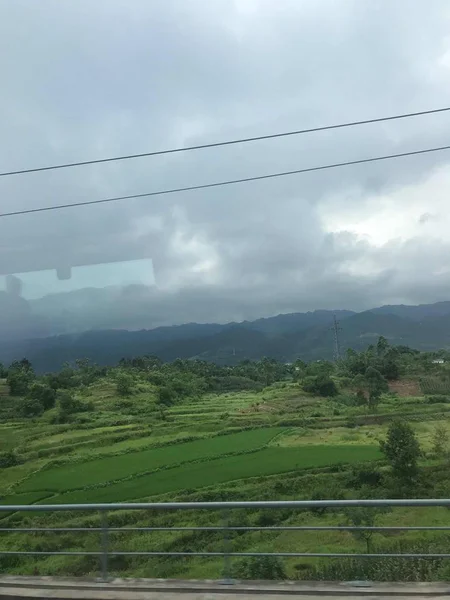 Paisaje Con Hierba Verde Nubes — Foto de Stock