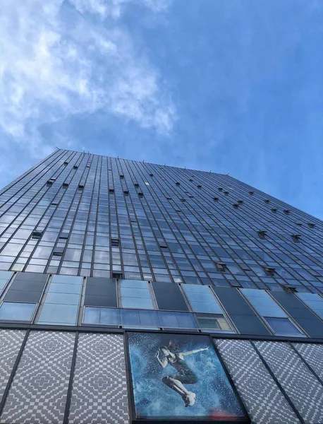 Edificio Moderno Con Cielo Azul — Foto de Stock