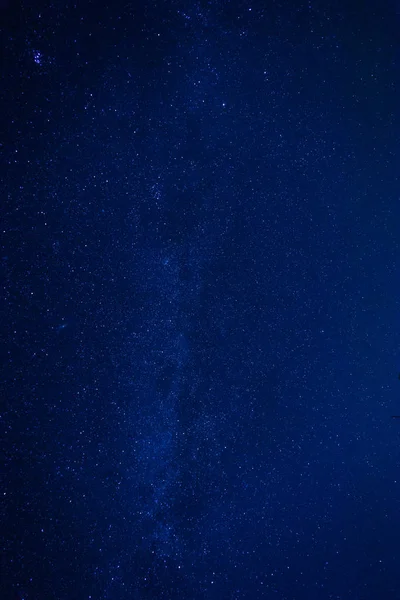 夜空に星と天の川が — ストック写真