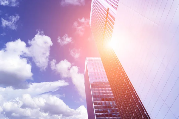 Moderno Edificio Oficinas Con Nubes — Foto de Stock