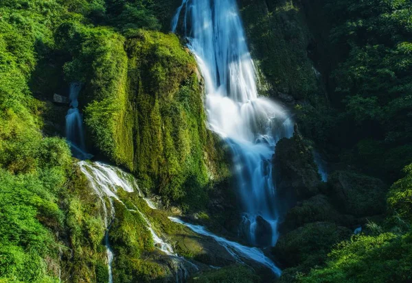 Vista Cascada Que Fluye Disparo Movimiento — Foto de Stock