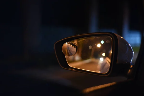 Coche Sobre Fondo Negro — Foto de Stock