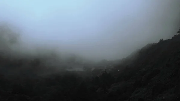 Ομίχλη Στα Βουνά — Φωτογραφία Αρχείου