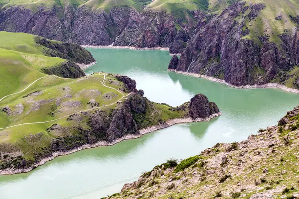 Красивий Краєвид Водоспадом Задньому Плані — стокове фото