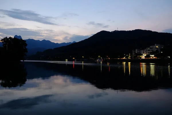 Hermoso Paisaje Lago Por Noche — Foto de Stock