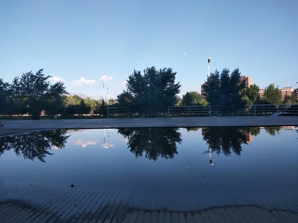 Hermoso Paisaje Con Lago Por Noche — Foto de Stock