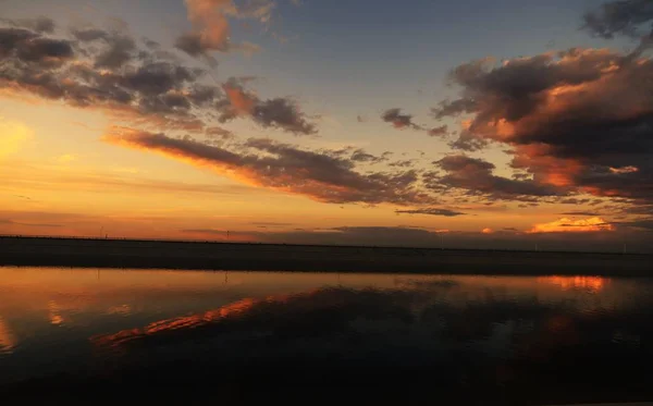 Západ Slunce Nad Jezerem — Stock fotografie