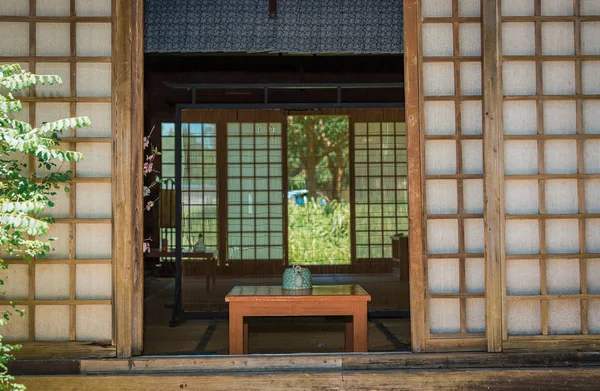 Ventana Madera Con Pequeñas Ventanas — Foto de Stock