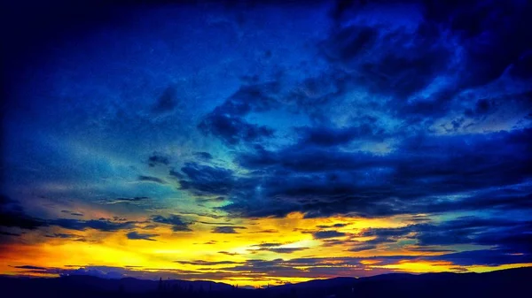 Schöner Himmel Bei Sonnenuntergang Mit Wolken — Stockfoto