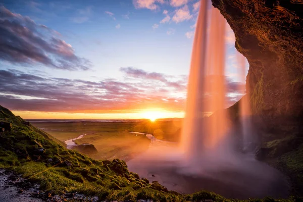 Bellissimo Paesaggio Con Arcobaleno Cielo Colorato — Foto Stock