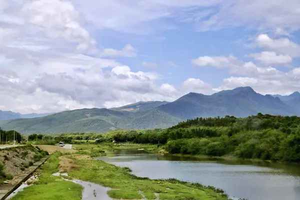 Paisaje Montaña Con Lago Montañas — Foto de Stock