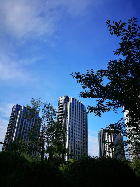 Edificio Moderno Con Cielo Azul — Foto de Stock