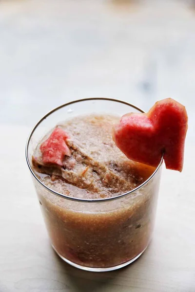 Batido Fresa Vidrio Sobre Fondo Blanco — Foto de Stock