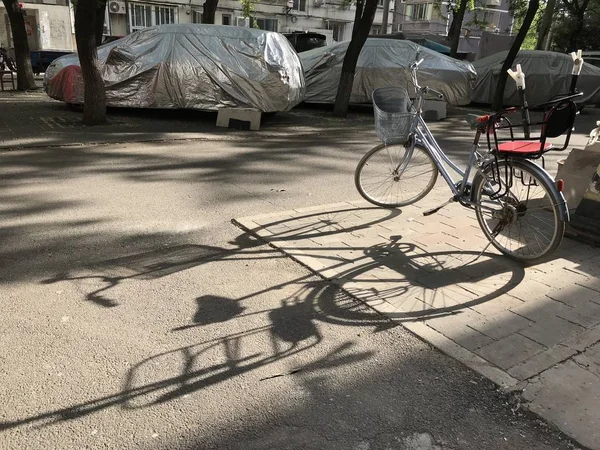 Bicicleta Estacionada Calle — Foto de Stock