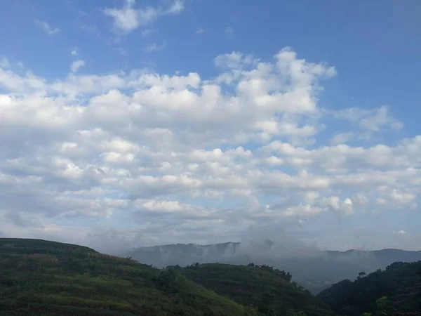 Paisaje Montaña Con Nubes Cielo — Foto de Stock