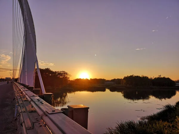 Puesta Sol Sobre Río Ciudad Riga Latvia — Foto de Stock