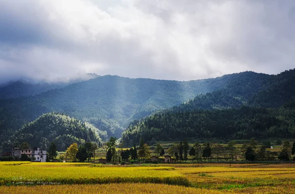 Hermosa Vista Del Paisaje Montaña — Foto de Stock