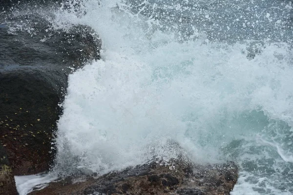 海滩上的海浪 — 图库照片