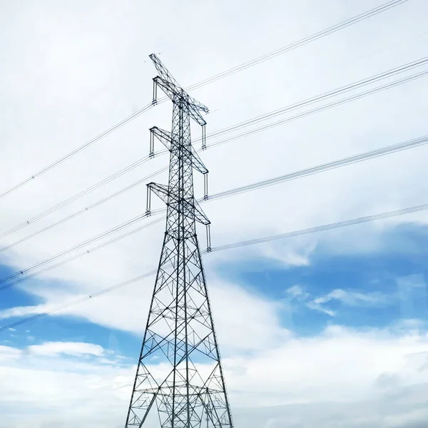 Elektriska Högspänningstorn Linjer Och Himmel — Stockfoto