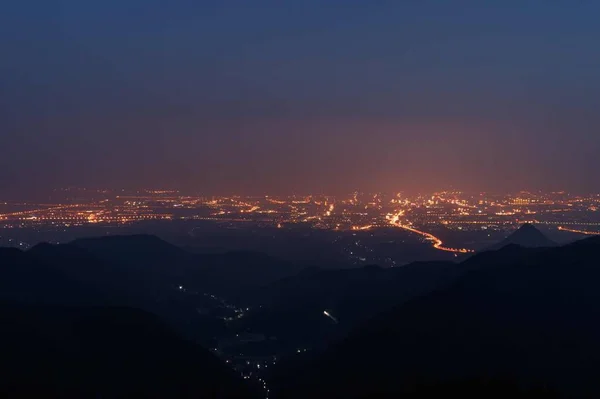 Vista Las Montañas Por Noche — Foto de Stock