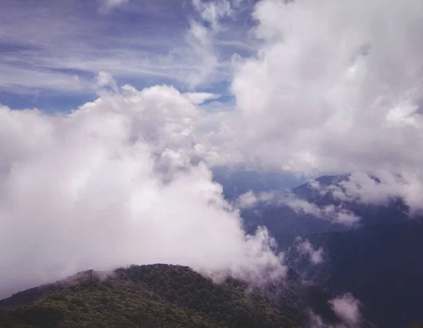 Paisaje Montaña Con Nubes Cielo — Foto de Stock