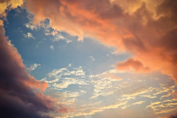 구름이 아름다운 — 스톡 사진