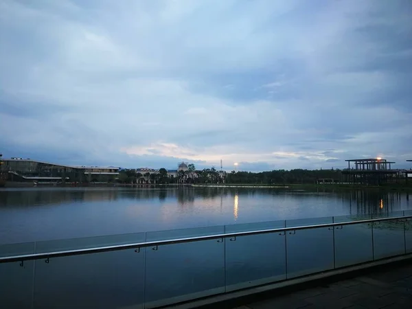 Hermosa Vista Del Río Ciudad — Foto de Stock