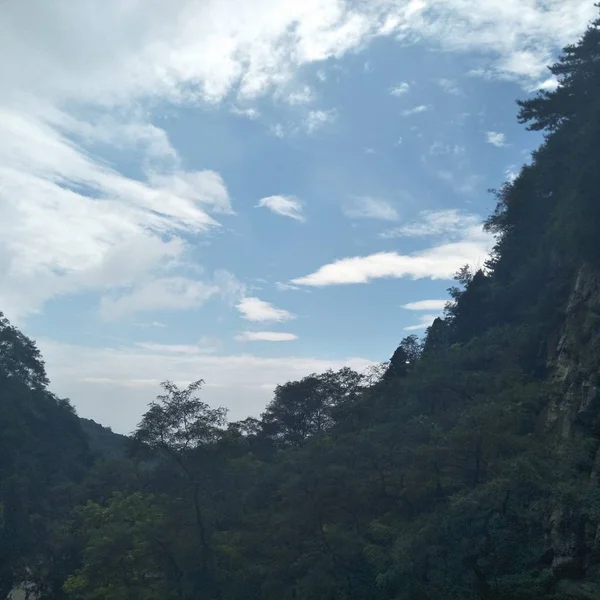 Paisaje Montaña Con Cielo Azul — Foto de Stock