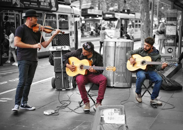 Grupo Personas Tocando Guitarra Garaje — Foto de Stock