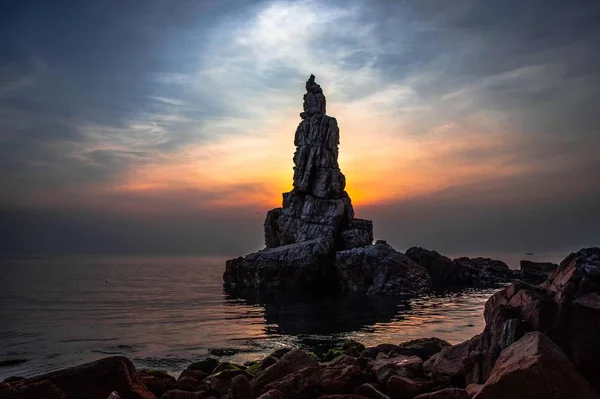 Buddha Patsas Auringonlaskun Aikaan — kuvapankkivalokuva