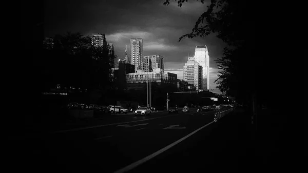 Horizonte Ciudad Por Noche — Foto de Stock