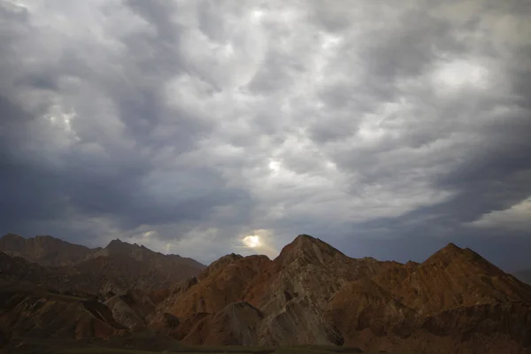 Paisaje Montaña Con Nubes Cielo — Foto de Stock