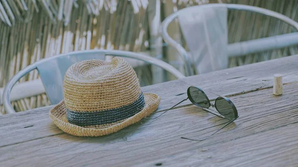 Straw Hat Sunglasses Beach — Stock Photo, Image